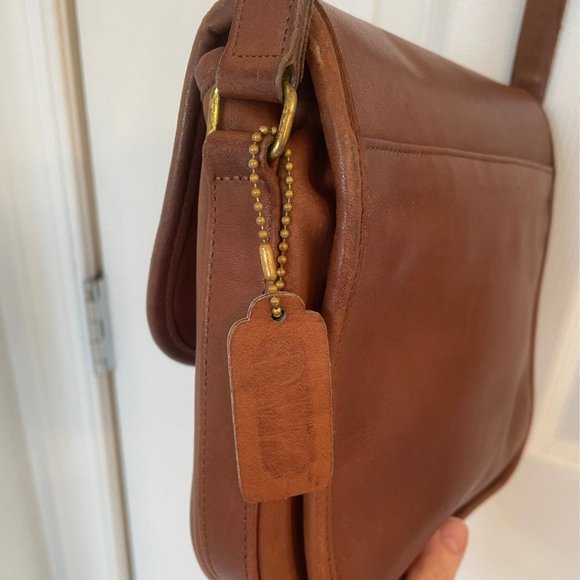 Coach Handbags - Coach Vintage Brown Messenger Style Purse 0347-029